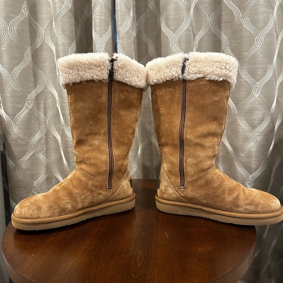 Women’s Ugg Tall Chestnut Brown Plumdale Cuff Pom Pom Zip Boots - Picture 11 of 16